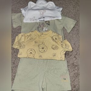 Winnie The Pooh 4 Piece Baby Set